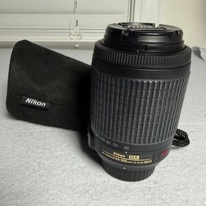 Nikon AF-S DX Nikkor 55-200mm f/4-5.6G ED VR Lens with Box and Pouch